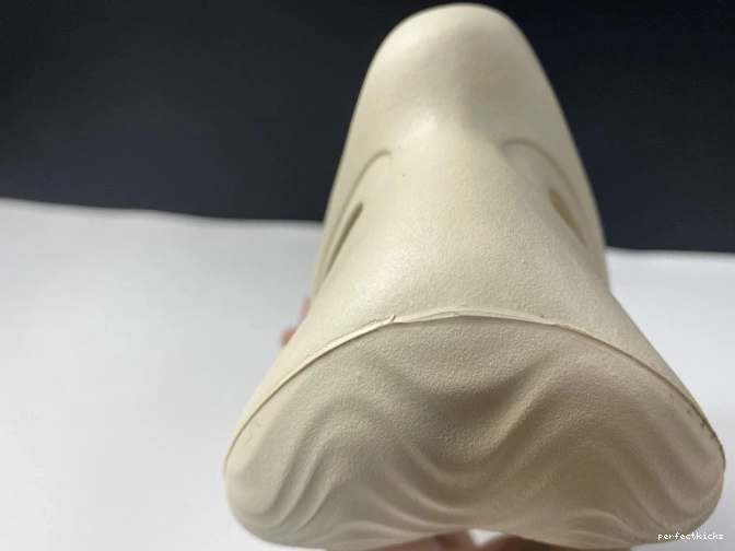 Sand FY4567 Yeezy Adidas Foam RNNR 0806